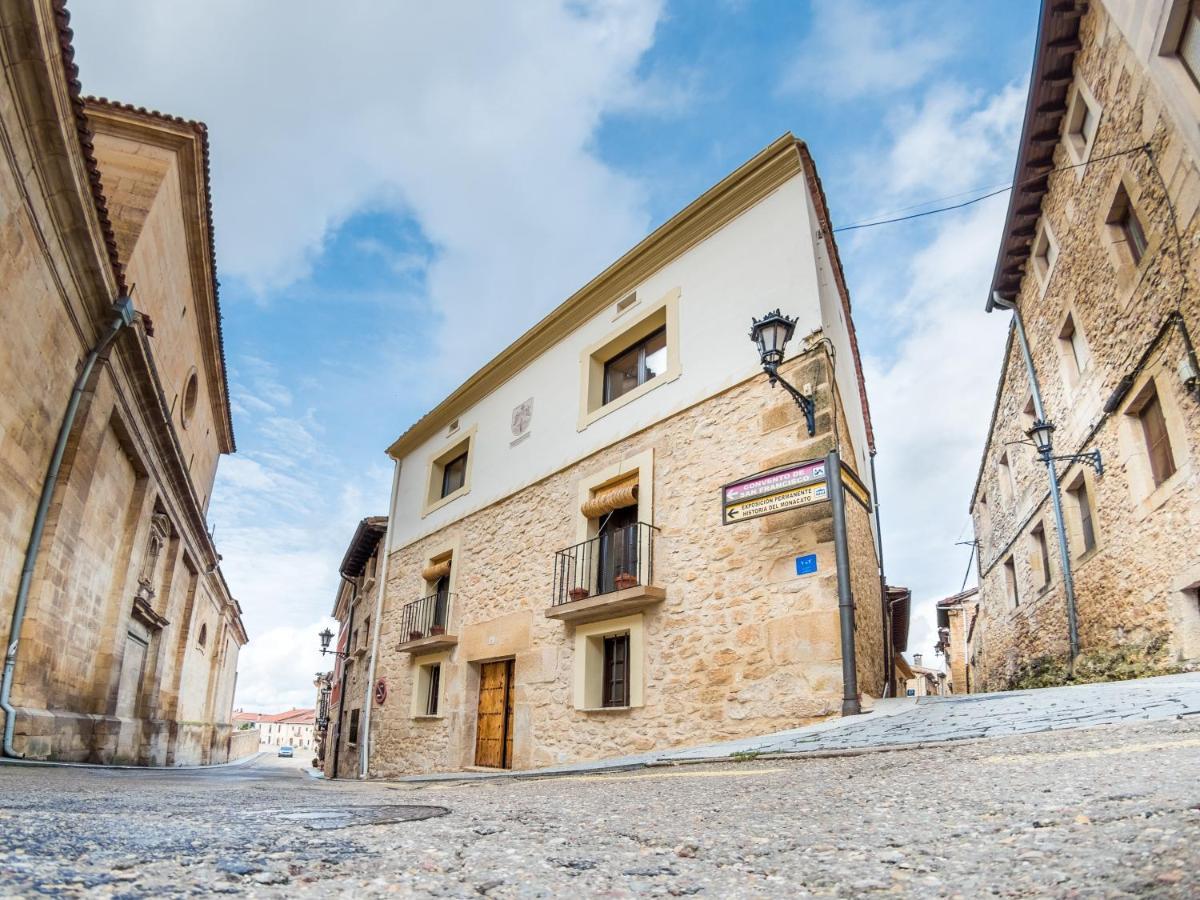 Encantadora Casa De Pueblo Con 5 Hab. En Burgos サント・ドミンゴ・デ・シロス エクステリア 写真